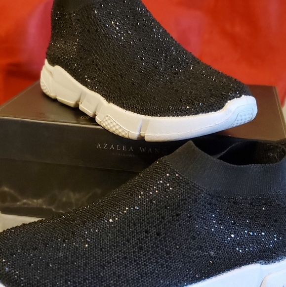 Sneakers - Picture 4 of 6